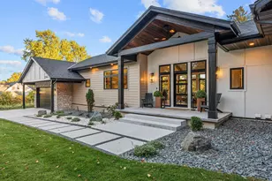 2040 Edgcumbe Rd, Saint Paul, MN 55116 - Photo 3