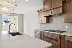 17747 Ellsworth Dr, Lakeville, MN 55044 - Photo 15