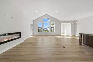 17747 Ellsworth Dr, Lakeville, MN 55044 - Photo 9