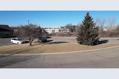 379 Commerce Court, Vadnais Heights, MN 55127 - Photo 3