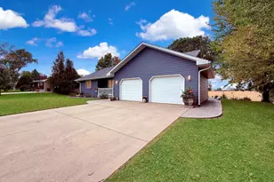 1402 William Ave, Montevideo, MN 56265 - Photo 71