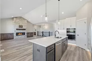 296 Vly Ests Ct, Hudson, WI 54016 - Photo 5