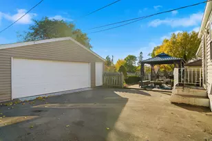 1726 Hyacinth Ave E, Saint Paul, MN 55106 - Photo 29