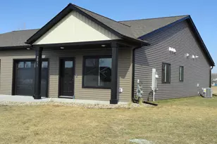 2011 20th St, Zumbrota, MN 55992 - Photo 13