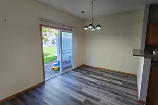 1339 Yorkshire Ln, Shakopee, MN 55379 - Photo 7