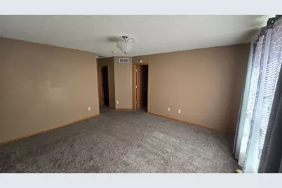 1339 Yorkshire Lane, Shakopee, MN 55379 - Photo 11