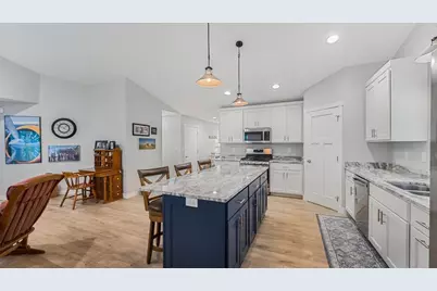 423 Old Glory Drive NE, Alexandria, MN 56308 - Photo 5