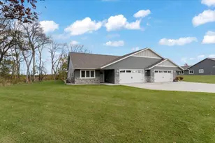 423 Old Glory Dr NE, Alexandria, MN 56308 - Photo 3