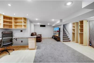 698 Larpenteur Avenue W, Saint Paul, MN 55113 - Photo 21