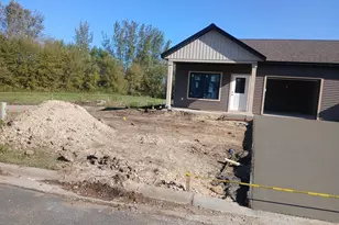 2009 20th St, Zumbrota, MN 55992 - Photo 3