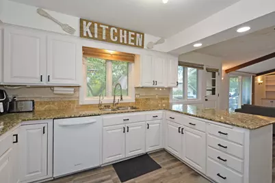 1560 Rhode Island Avenue N, Golden Valley, MN 55427 - Photo 11