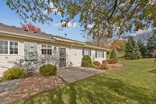 1427 Carriage Cir, Faribault, MN 55021 - Photo 7