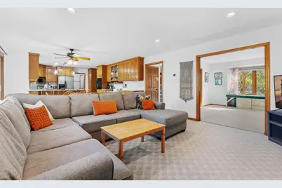 2129 E Heights Lane NE, Rochester, MN 55906 - Photo 11