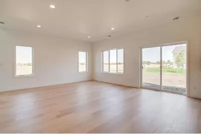 2304 37 Avenue S, Moorhead, MN 56560 - Photo 5