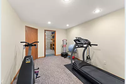 909 New Century Boulevard S, Maplewood, MN 55119 - Photo 59