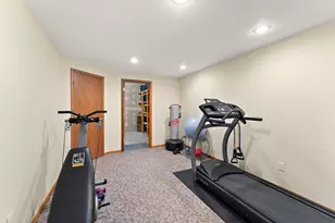 909 New Century Blvd S, Maplewood, MN 55119 - Photo 55