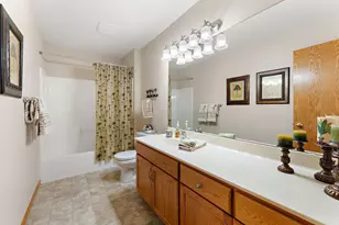 909 New Century Blvd S, Maplewood, MN 55119 - Photo 41