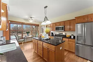 909 New Century Blvd S, Maplewood, MN 55119 - Photo 13