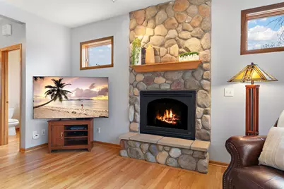 909 New Century Boulevard S, Maplewood, MN 55119 - Photo 29