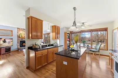 909 New Century Boulevard S, Maplewood, MN 55119 - Photo 15