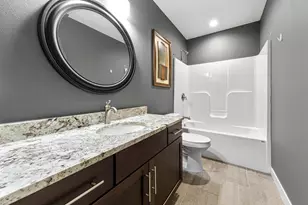 317 Oak Marsh Dr, Mankato, MN 56001 - Photo 25