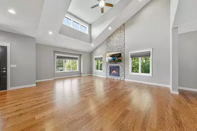 317 Oak Marsh Drive, Mankato, MN 56001 - Photo 3