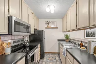 433 S 7th St, Minneapolis, MN 55415 - Photo 3