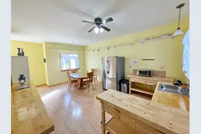 18 S Spring Avenue, Springfield, MN 56087 - Photo 9