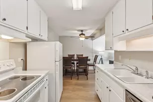 4350 Brookside Ct, Edina, MN 55436 - Photo 11