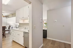 4350 Brookside Ct, Edina, MN 55436 - Photo 13