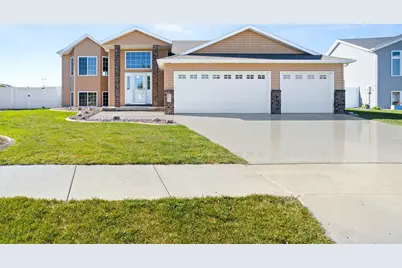 4856 48th Avenue S, Fargo, ND 58104 - Photo 1