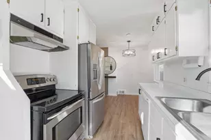 4228 Halifax Ave N, Robbinsdale, MN 55422 - Photo 9