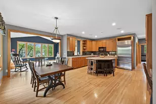 8019 Marsh Creek Rd, Woodbury, MN 55125 - Photo 9