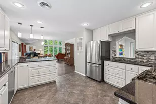 8574 McGuire Ct E, Shakopee, MN 55379 - Photo 7