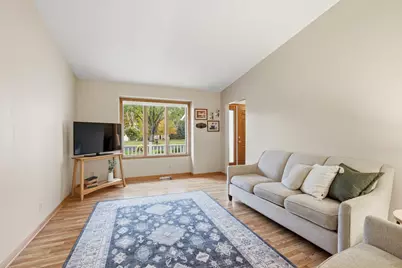 16 Woodridge Drive, Belle Plaine, MN 56011 - Photo 5