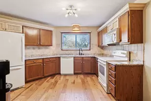 2556 Concord Way, Mendota Heights, MN 55120 - Photo 11