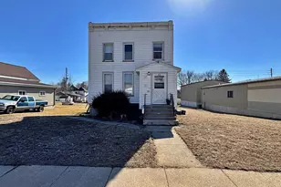 12 E Main St, Madelia, MN 56062 - Photo 1