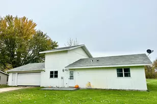 116 S Birch Dr, Warroad, MN 56763 - Photo 1