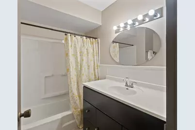 2002 Arkwright Street, Maplewood, MN 55117 - Photo 9