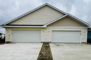 3120 Noble Dr, Mankato, MN 56001 - Photo 3