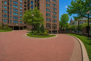 1201 Yale Pl, Minneapolis, MN 55403 - Photo 29