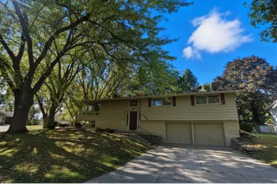 104 Mark Drive NE, Hutchinson, MN 55350 - Photo 3