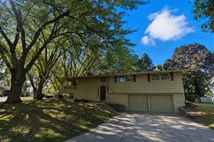 104 Mark Dr NE, Hutchinson, MN 55350 - Photo 3