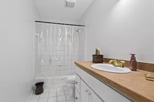 7182 Emerald Ln, Eden Prairie, MN 55346 - Photo 9