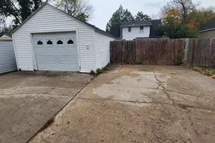 241 Crocker Ave N, Thief River Falls, MN 56701 - Photo 3