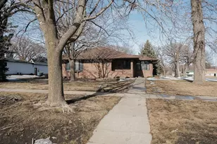 208 W 6th St, Blue Earth, MN 56013 - Photo 57