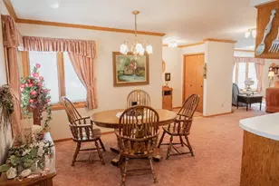 208 W 6th St, Blue Earth, MN 56013 - Photo 5