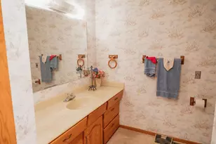 208 W 6th St, Blue Earth, MN 56013 - Photo 25