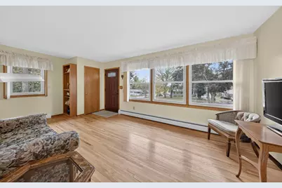 3955 Oak Park Circle SE, Rochester, MN 55904 - Photo 3