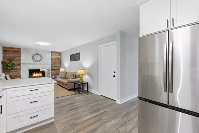 4301 Heritage Hills Drive, Bloomington, MN 55437 - Photo 9